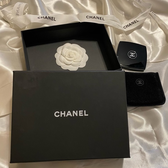 CHANEL Box, Ribbon, Dual Mirror with velvet protective cover, Camellia Flower - Picture 4 of 9